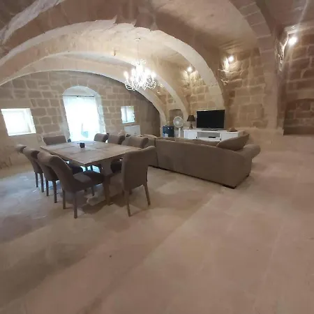 In Gozo With Large Pool & Garden * Birbuba