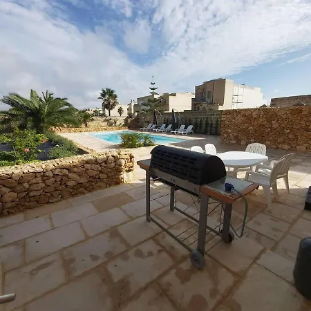 Villa In Gozo With Large Pool & Garden