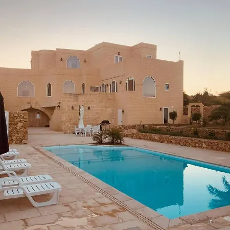 In Gozo With Large Pool & Garden Birbuba